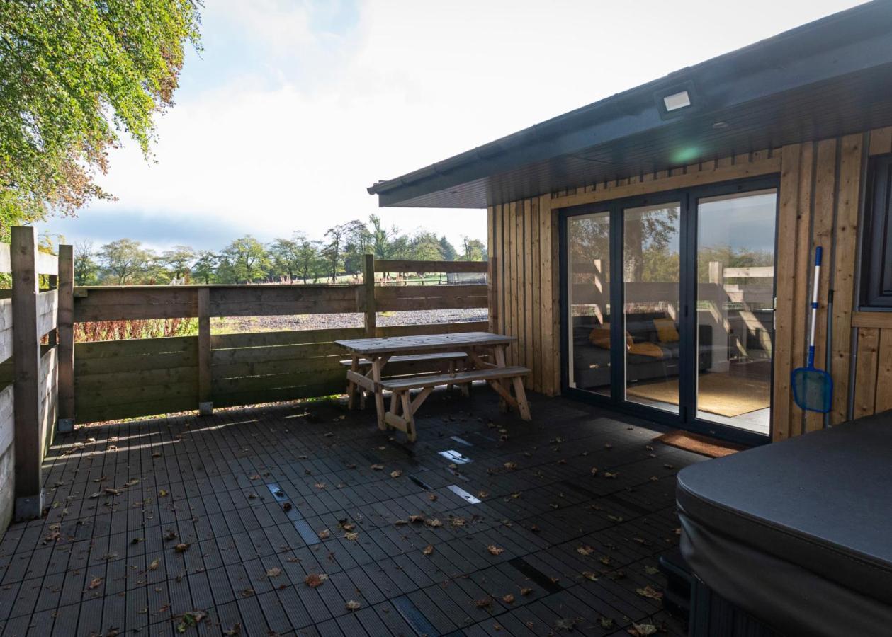 Pirnie Lodge Holiday Lets Slamannan Bagian luar foto
