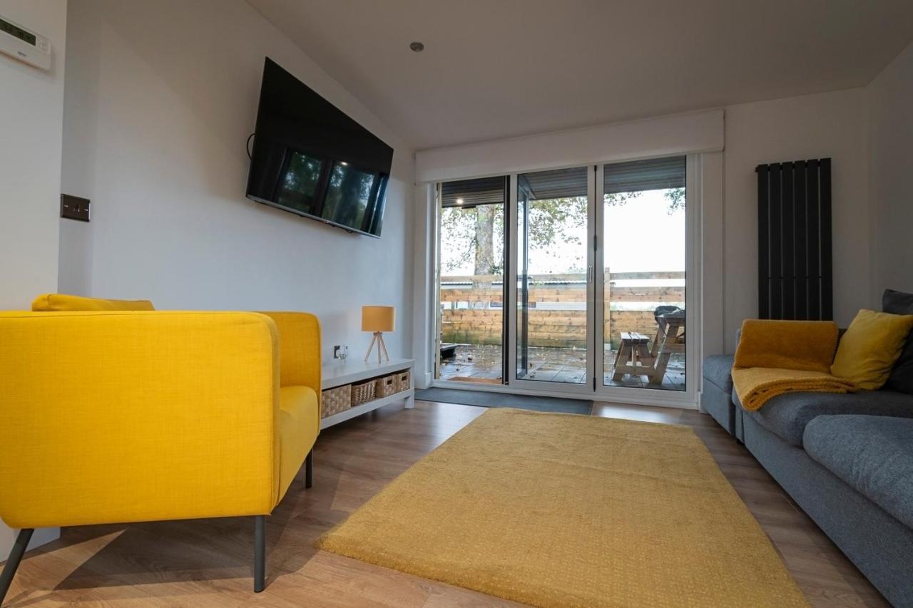 Pirnie Lodge Holiday Lets Slamannan Bagian luar foto