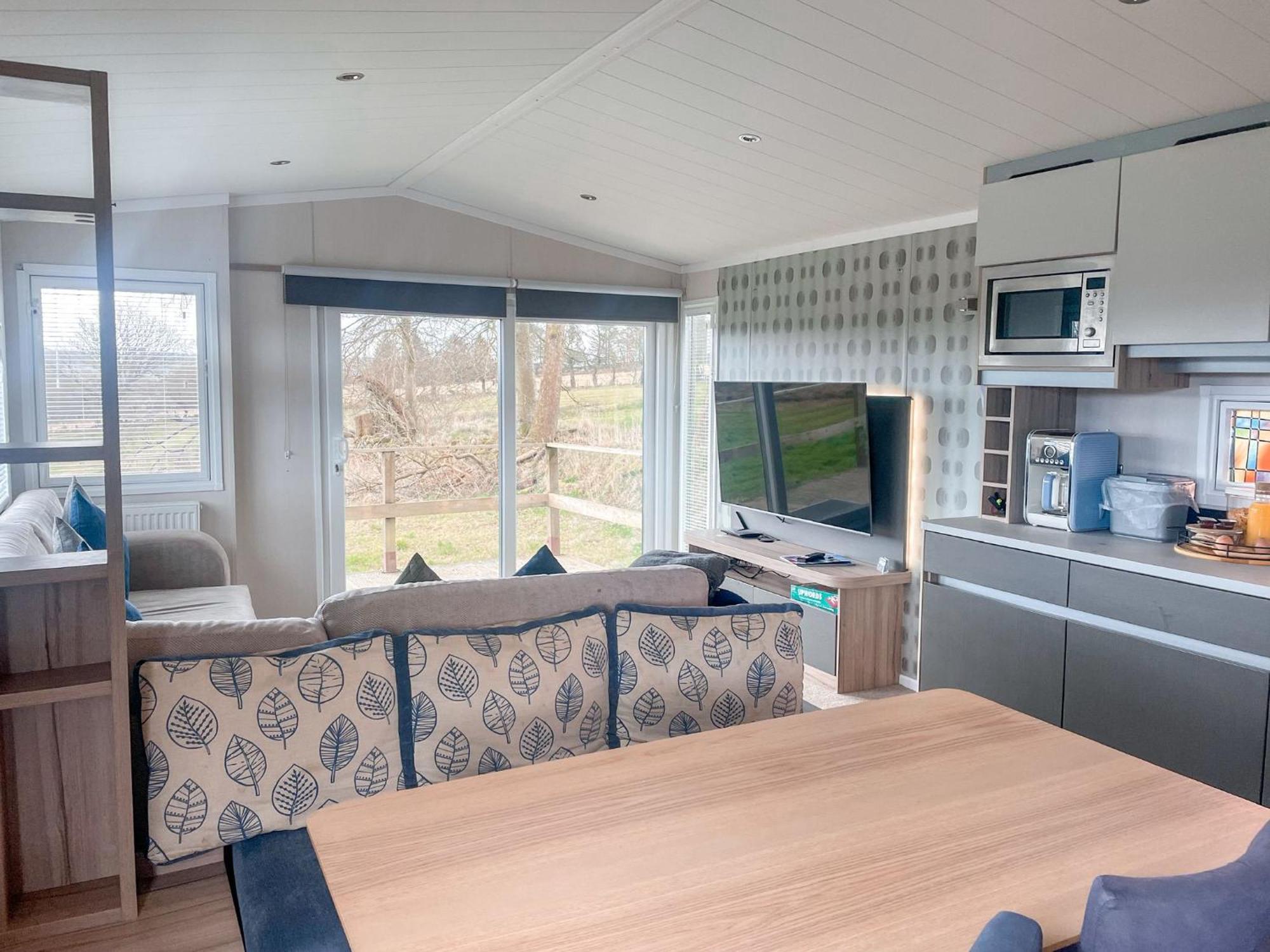 Pirnie Lodge Holiday Lets Slamannan Bagian luar foto