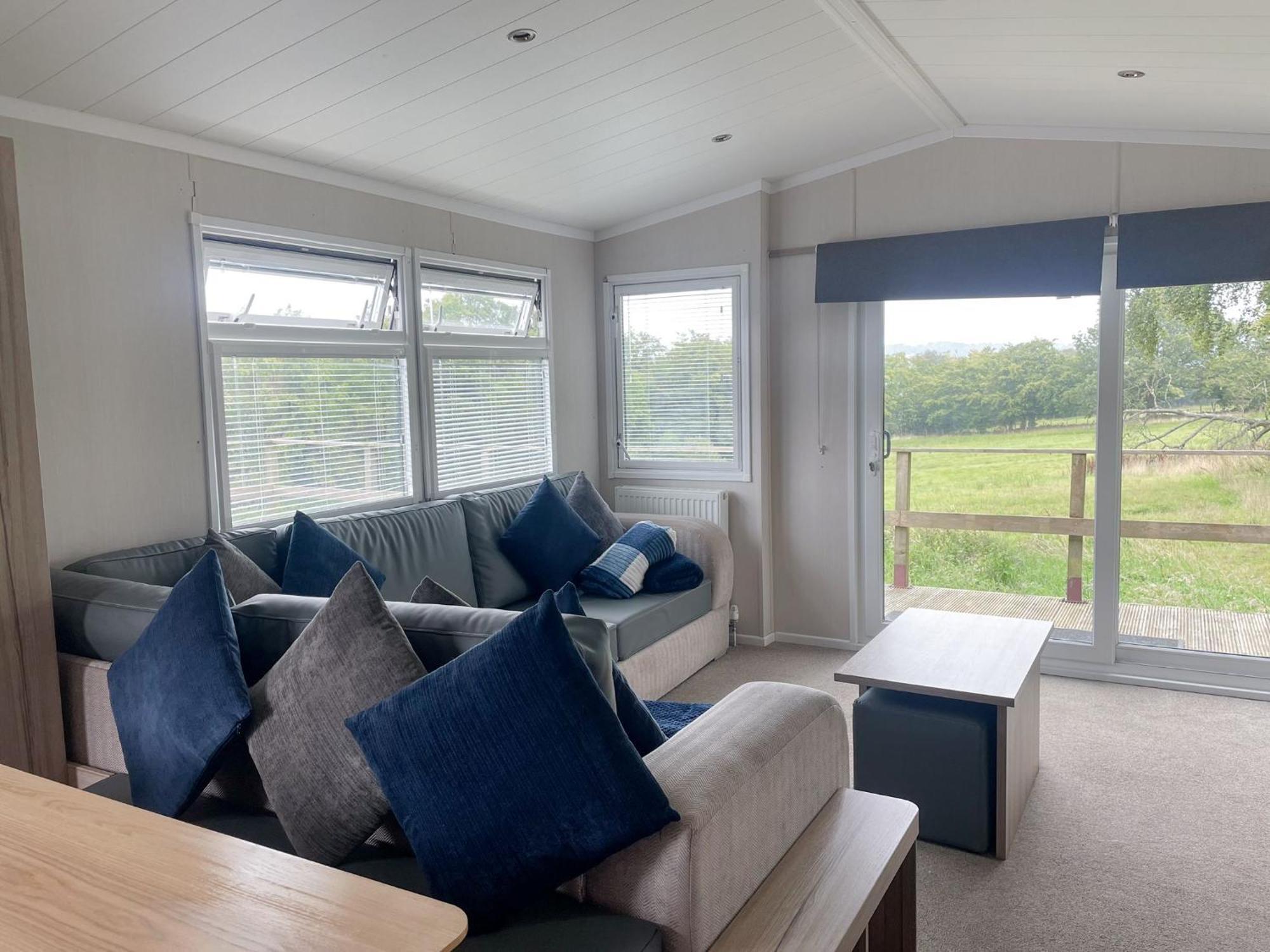 Pirnie Lodge Holiday Lets Slamannan Bagian luar foto